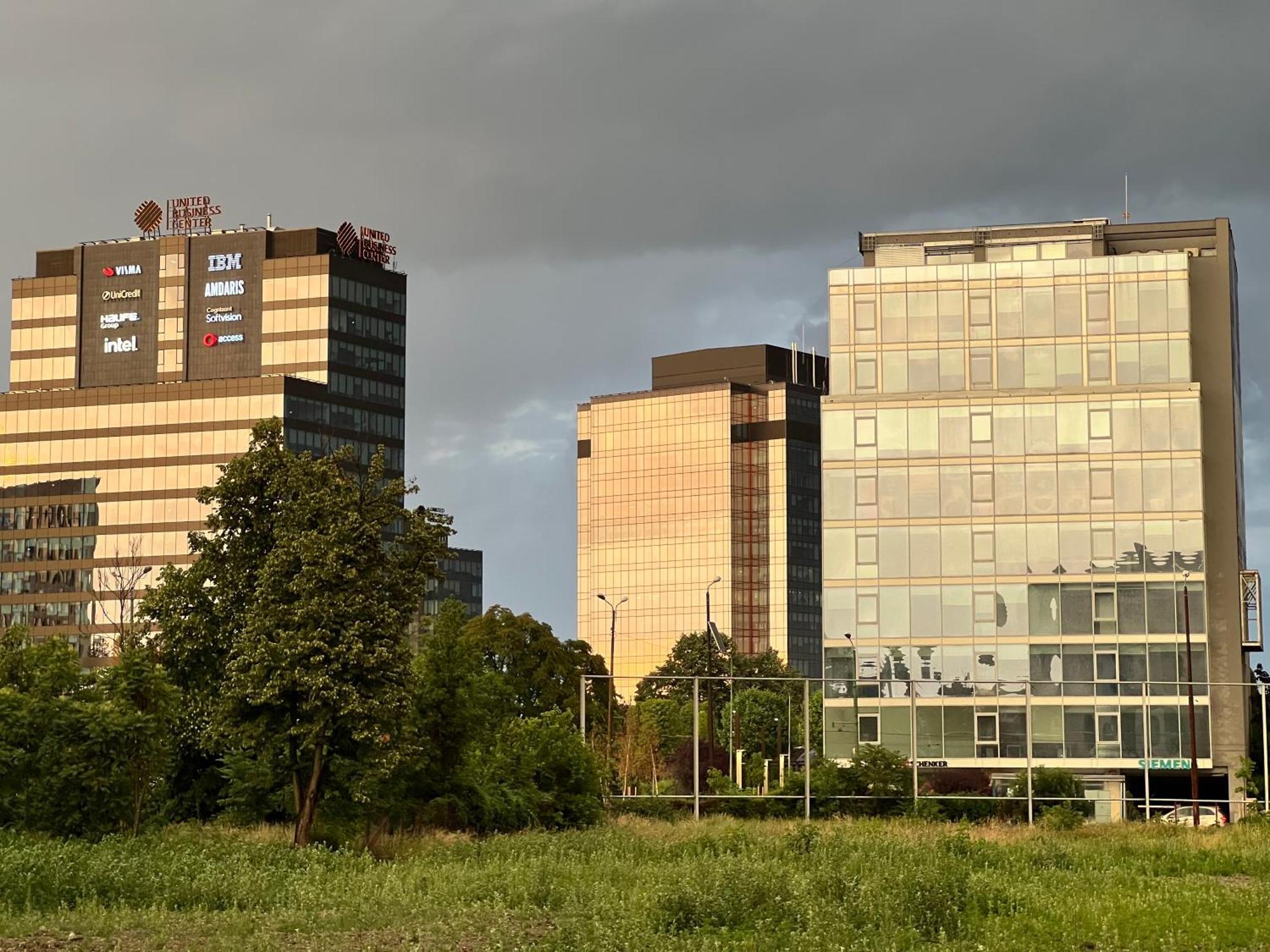 One Apartments Nordone Iulius Town 티미쇼아라 외부 사진